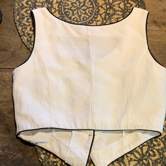 Vintage 80’s White Buttoned Women's Vest Top - Picture 4 of 6